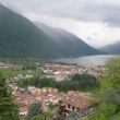 porlezza vanaf boven gezien met het lugano meer op de achtergrond